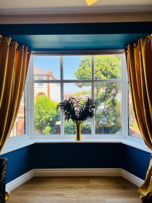 Lovely, Sunny House, By The Beach & Centre! Lytham St Annes Dış mekan fotoğraf
